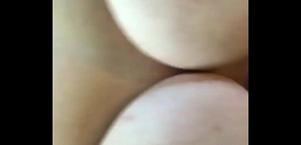  Jiggling titties